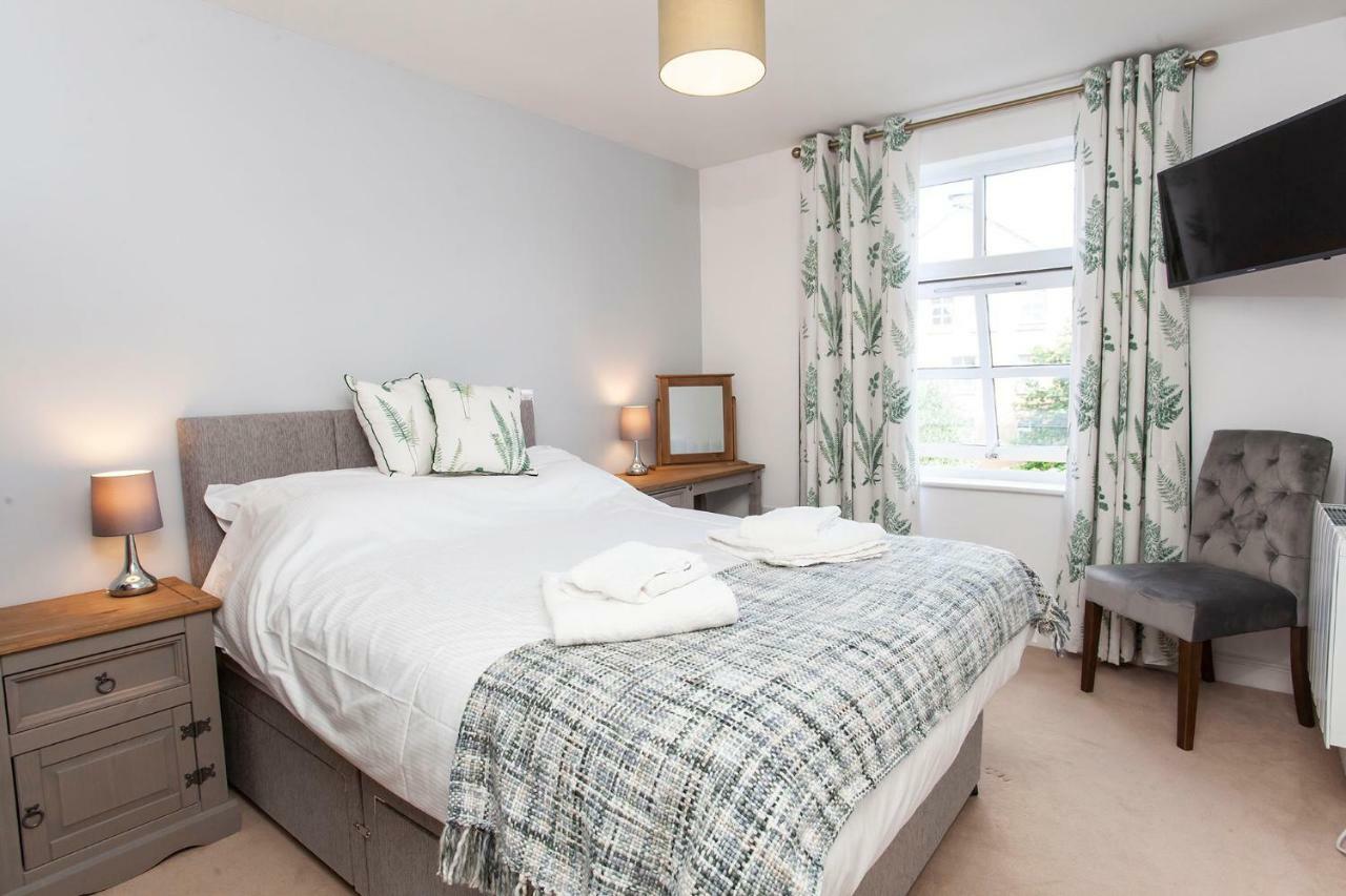 7 Gibson House - Chic City Centre Apartment With Parking - York — Photos 3